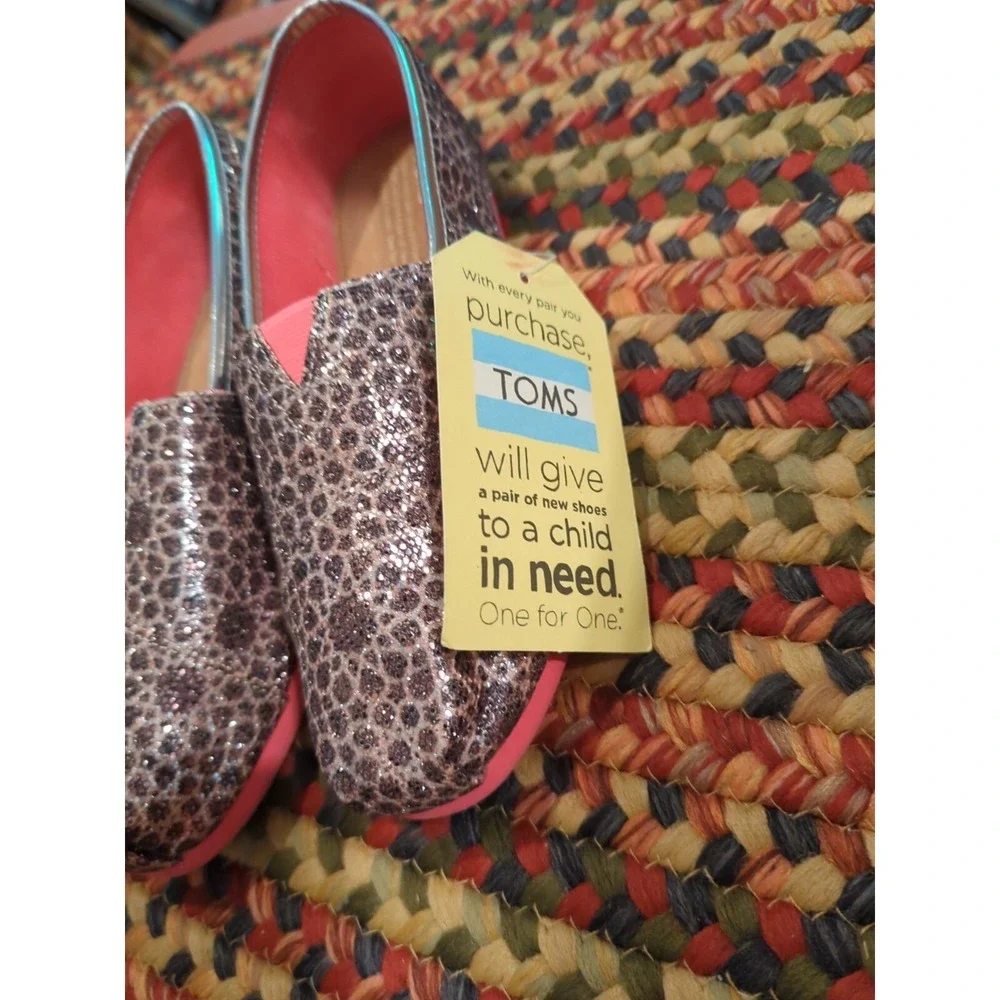 Brand New & Authentic TOMS Classics Shoes Size Youth‎ 4.5 NIB Silver Moroccan